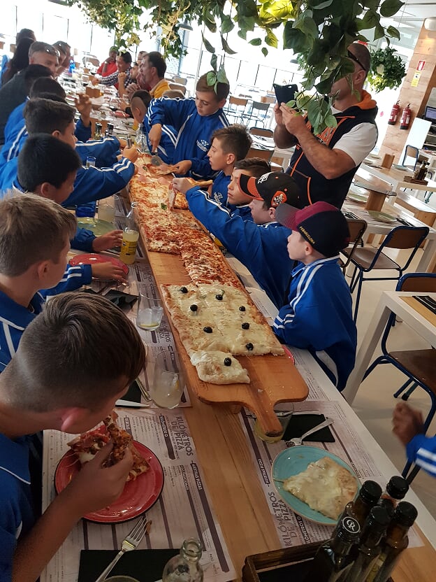 Spain tour 2018 Kids at lunch